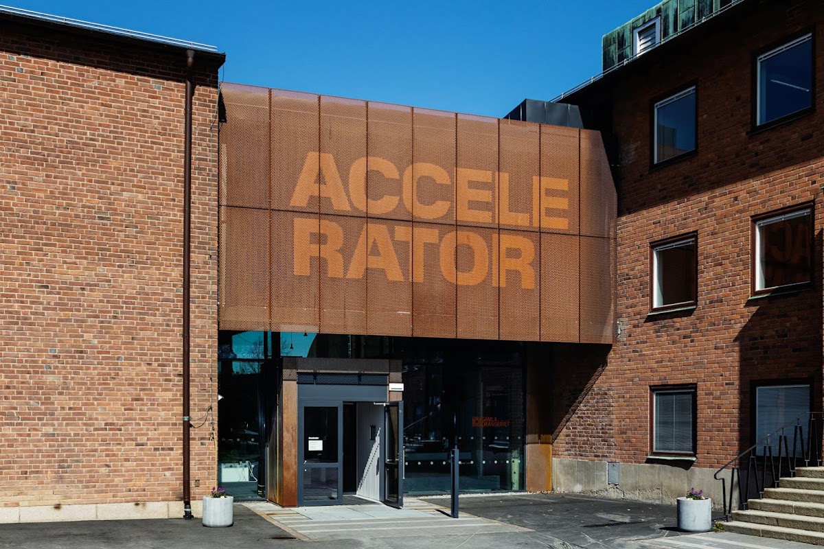 Accelerator 1