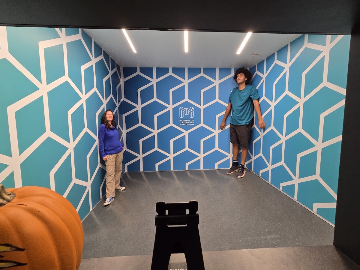 착시 박물관 - 샌디에이고 — San Diego