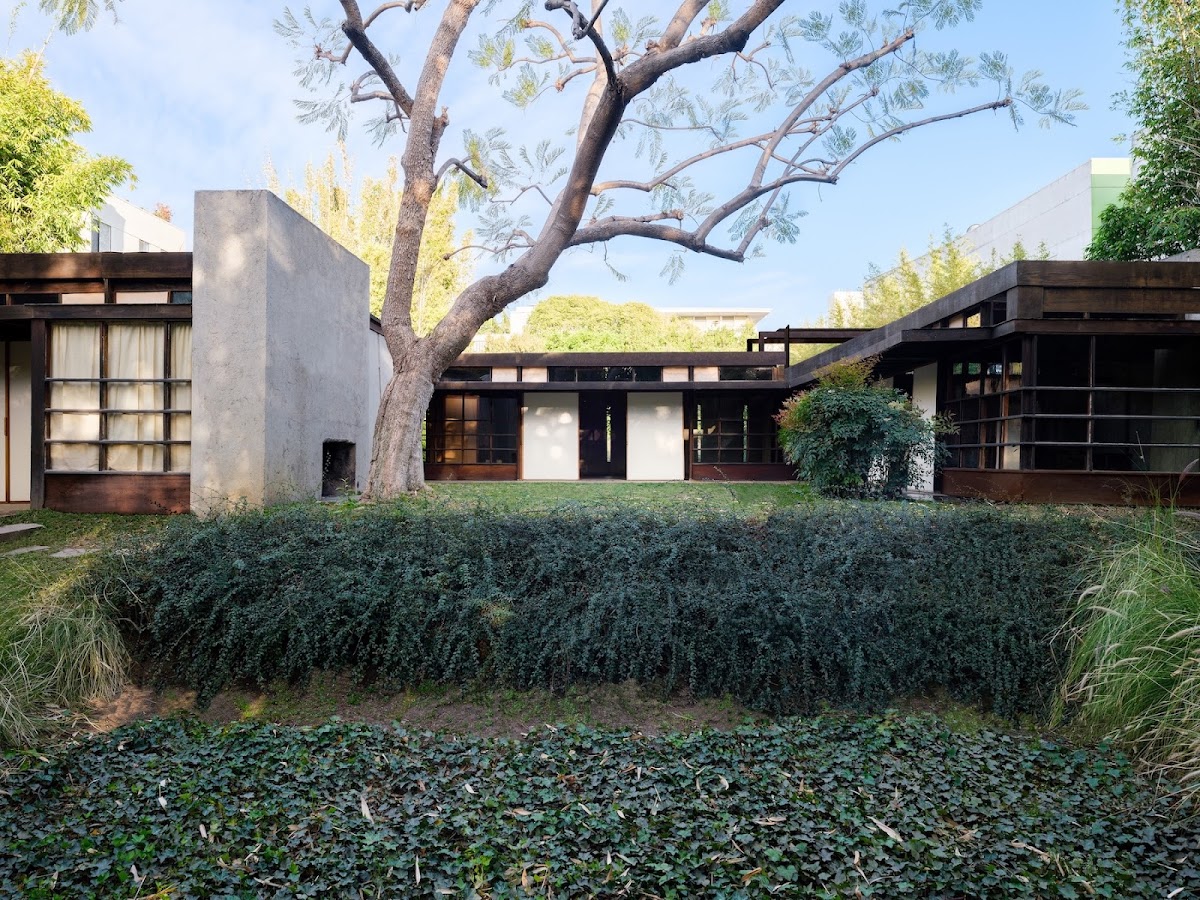 MAK Center for Art and Architecture at the Schindler House 1