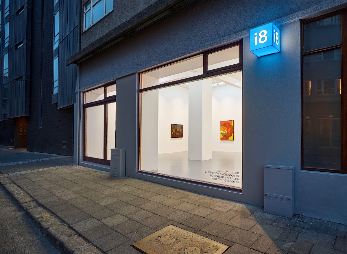 i8 Gallery 1