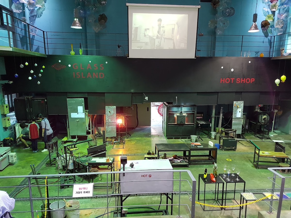 Glass Island Museum 1