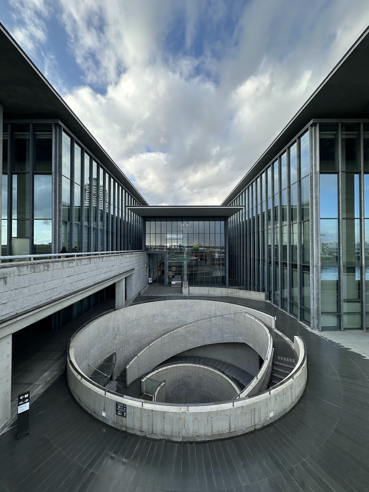 Hyogo Prefectural Museum of Art 1