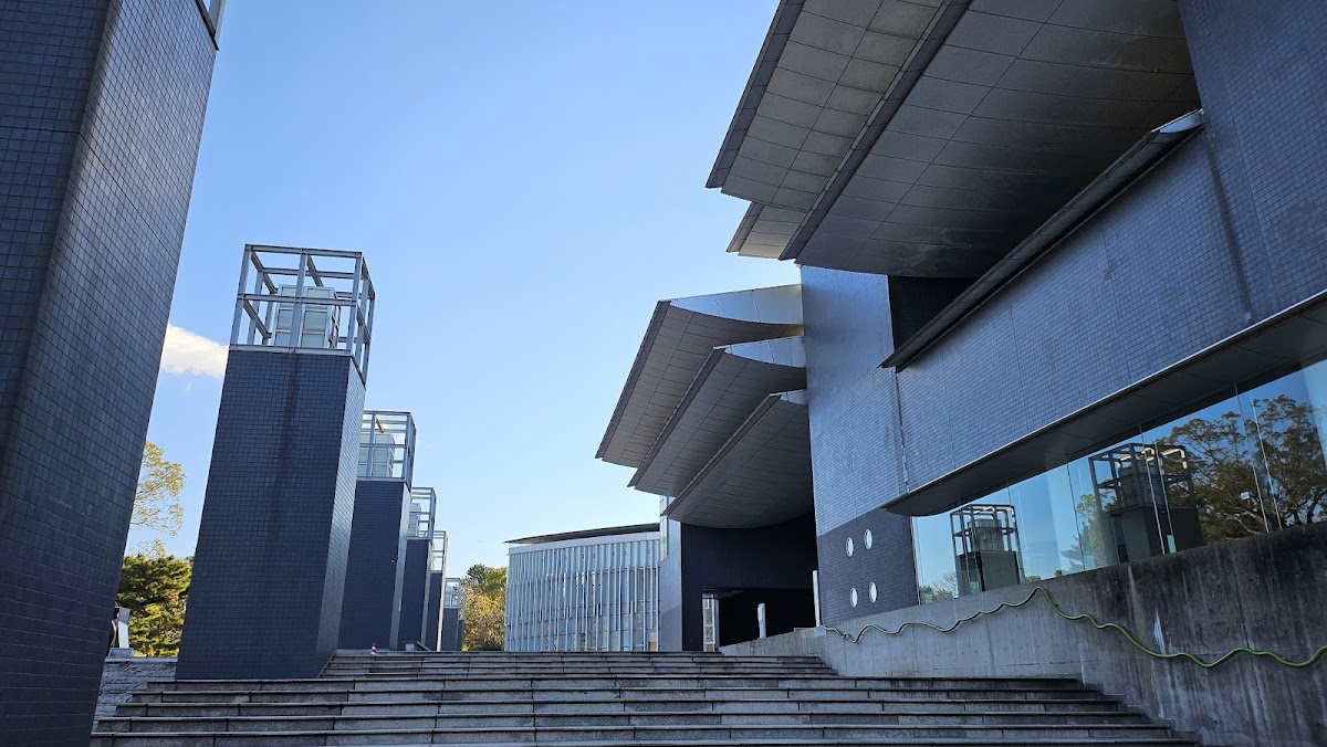 The Museum of Modern Art, Wakayama 1