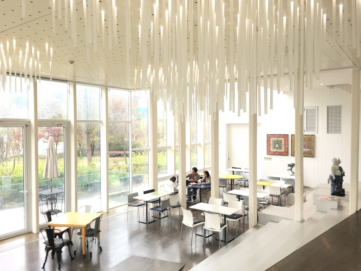 Art Center White Block 1